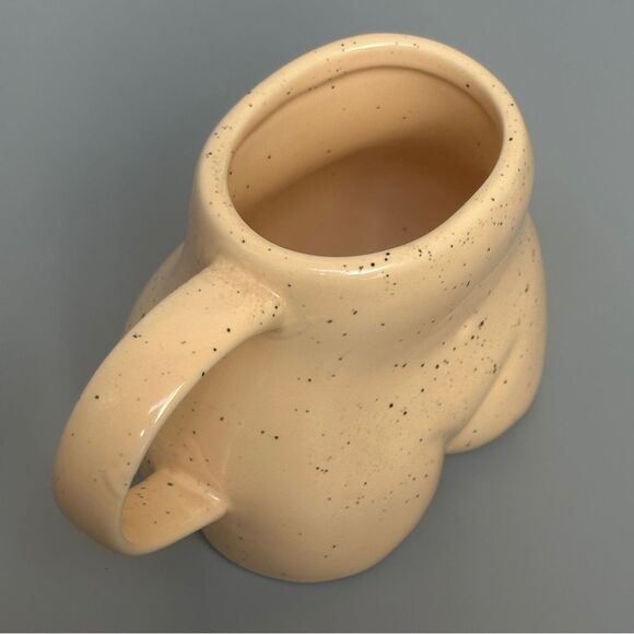 Urban Outfitters Female Form Sculpture Art Speckled Beige 12 oz Coffee Mug - Picture 3 of 12